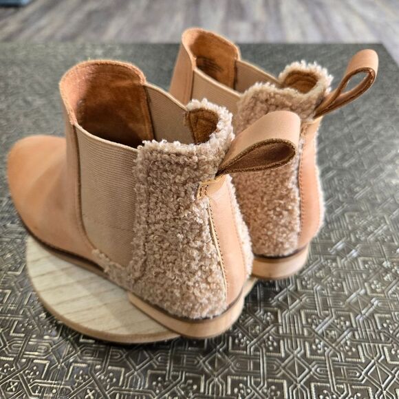 🐢 Toms Ella Chelsea Ankle Boot Honey Leather Faux Shearling Size 7 Tan Bootie - Picture 6 of 12